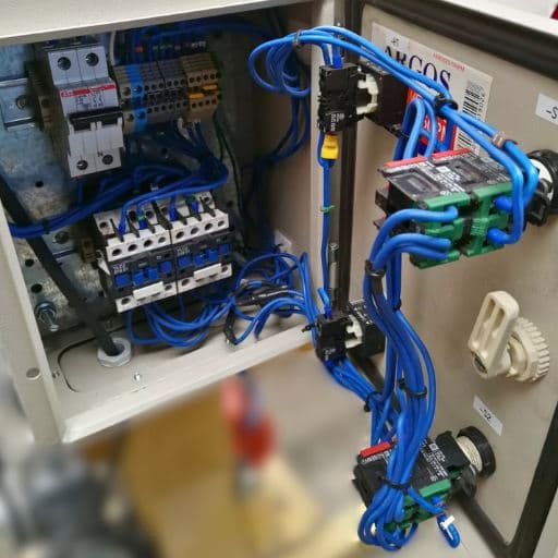 Tablero de control industrial cableado
