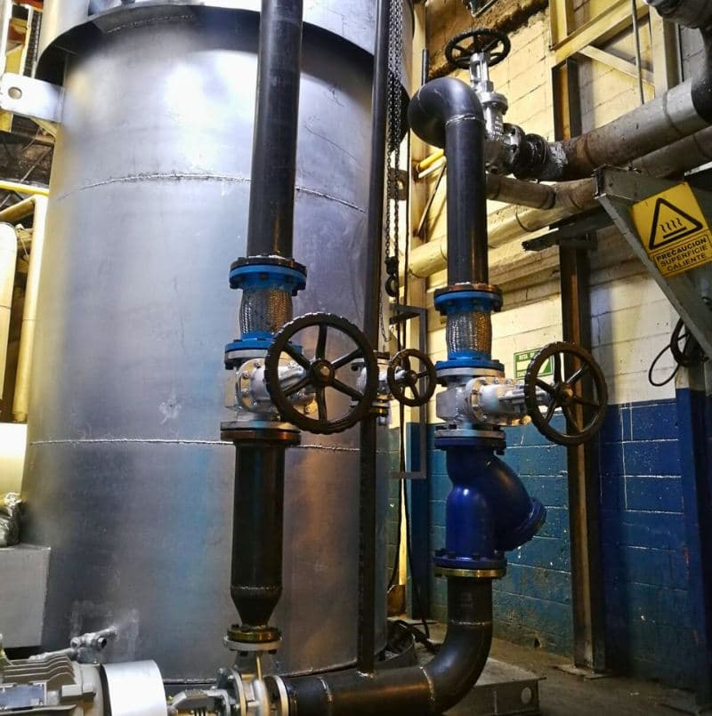 Instalación de tubería y válvulas industriales realizada por CAMEC